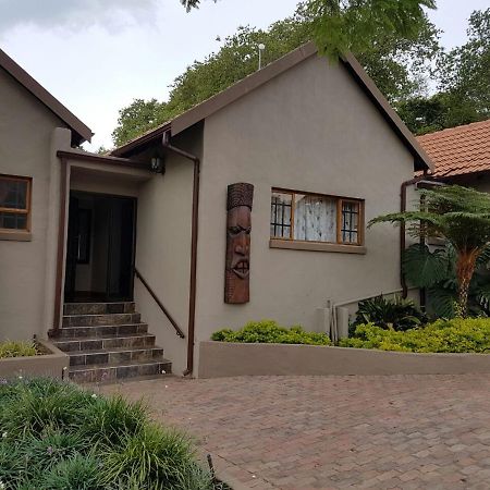 Zwavelpoort Guesthouse Pretoria-Noord Exteriör bild